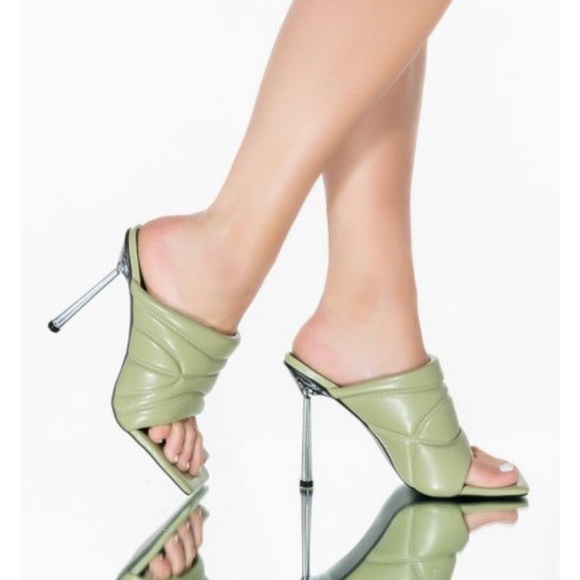 AZALEA WANG PENTHOUSE PARTY STILETTO SANDAL IN KHAKI-SIZE 8 1/2 - Picture 1 of 5